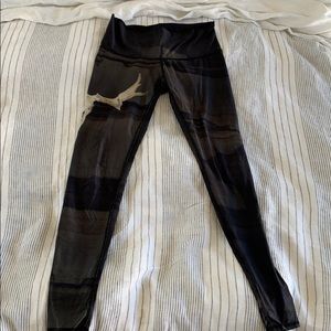 Teeki leggings with cow skull